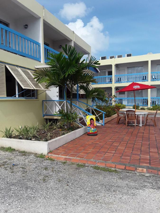 Carib Blue Apartments Oistins Exterior foto